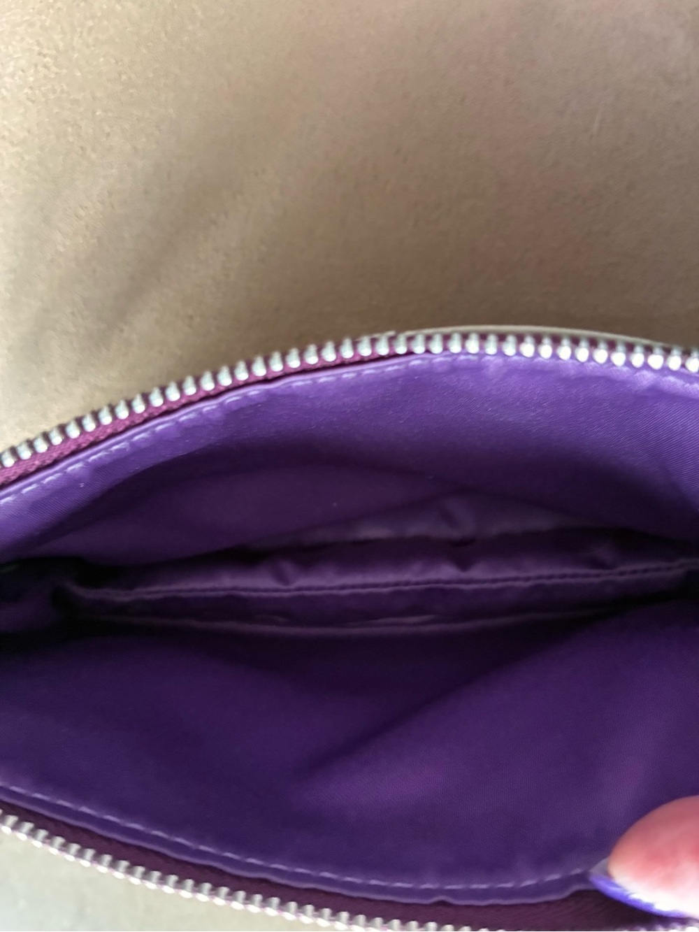 Coach Cream Leather Wristlet with purple Stitching, Lining and Zip - Picture 5 of 5